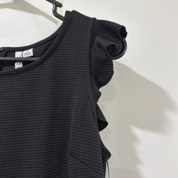 Elle Scallop Flutter Sleeve Dress - Size S - Picture 3 of 6